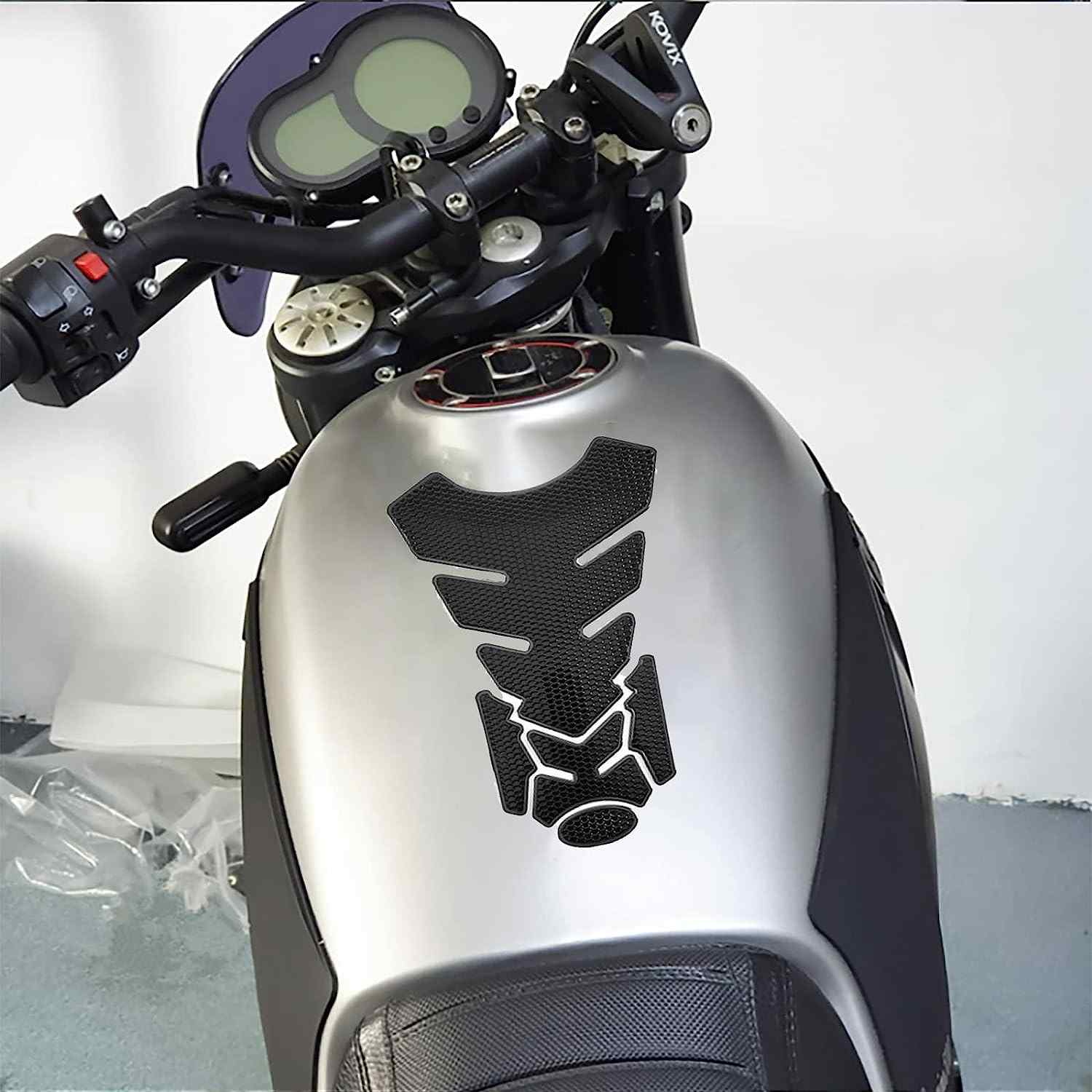 Protector Universal de Depósito de Moto en Fibra de Carbono Negro - Experto  en Coche